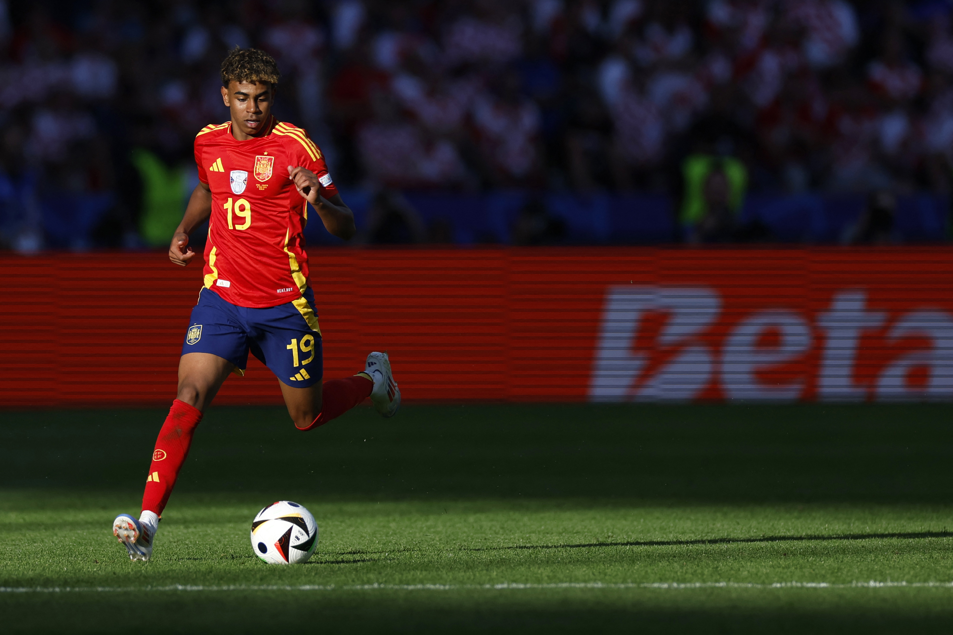 Lamine Yamal, estrella del Barça, es el futbolista más joven en disputar una Eurocopa