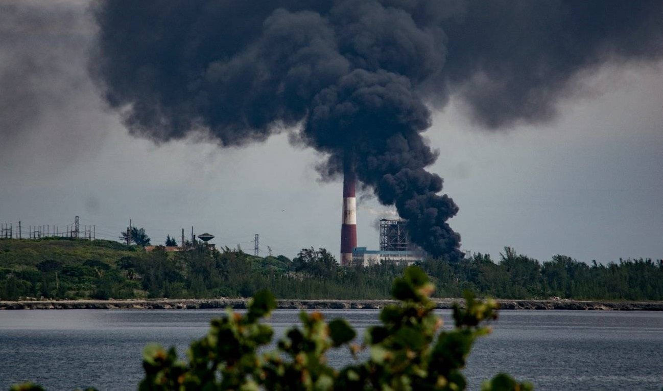 Se incendia un gran tanque de combustible en una de las mayores termoeléctricas de Cuba