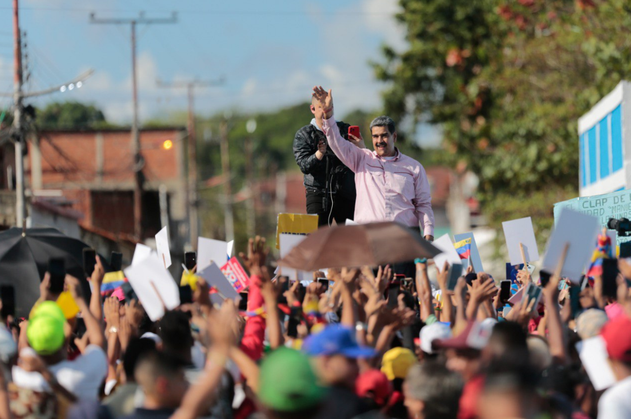 A paso de perdedores, así fue la penosa caravana de Maduro y sus escoltas en Charallave (VIDEO)