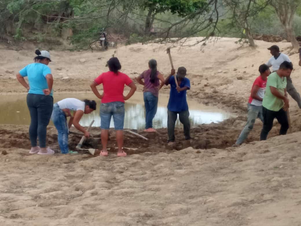 Así resuelven la falta de agua los pobladores de Tuna de Vaca en Lara