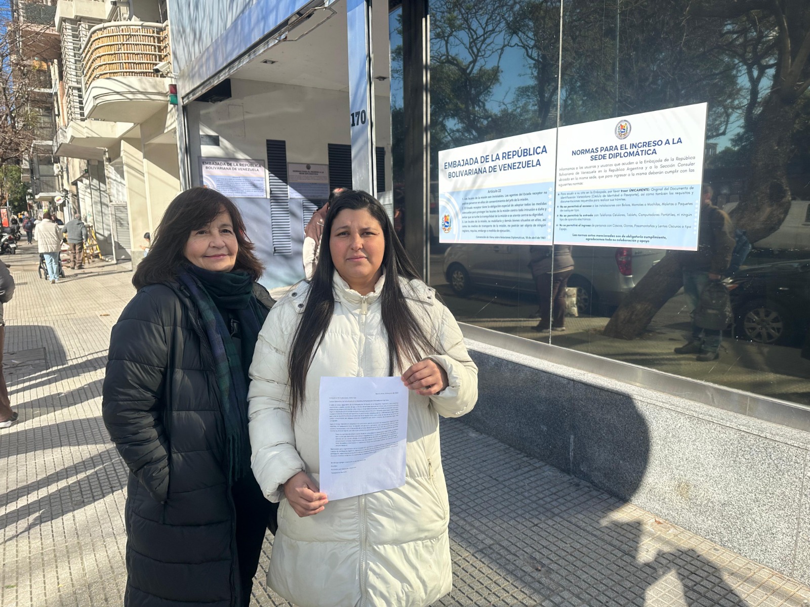 Venezolanos en Argentina denuncian falta de información sobre el voto en el exterior a un mes de la elección