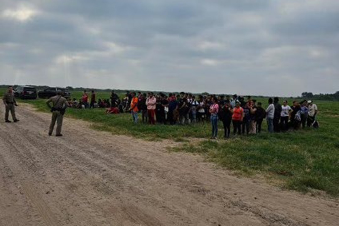 “Operación Lone Star”: más de 130 inmigrantes, incluyendo venezolanos, fueron arrestados en Texas (VIDEO)