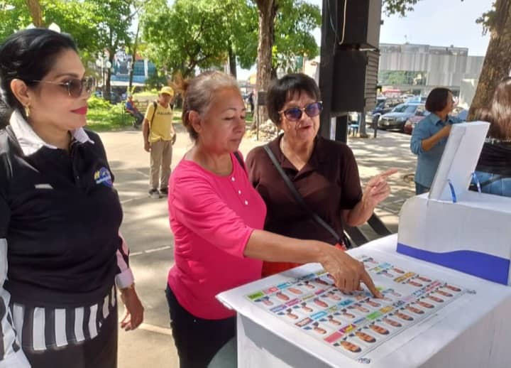 “Aprendiendo a votar”, la jornada que montó Ciudadanos por la Libertad en una plaza de Barinas
