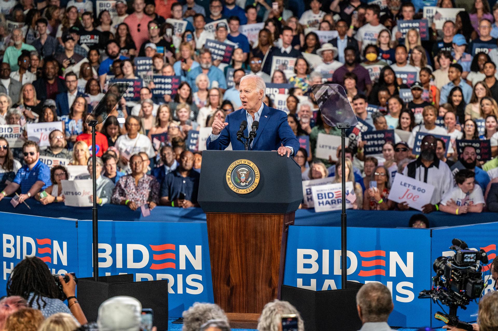 Biden intentó tranquilizar a donantes demócratas tras críticas por el debate