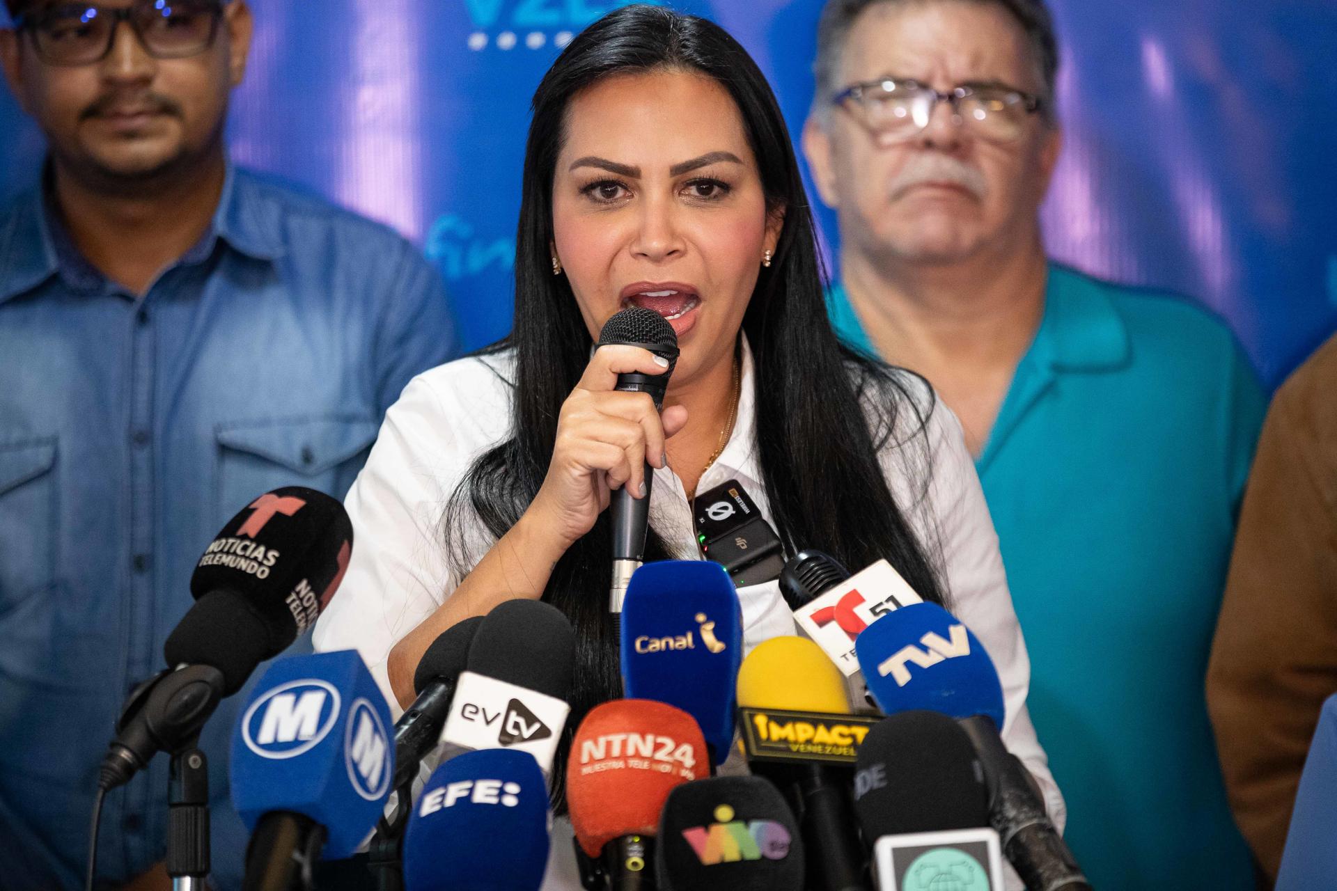 Delsa Solórzano denunció que el CNE se niega a completar la transmisión de resultados