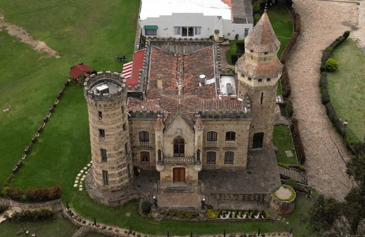 Hasta un castillo: las propiedades del narcotráfico para reparar a víctimas en Colombia