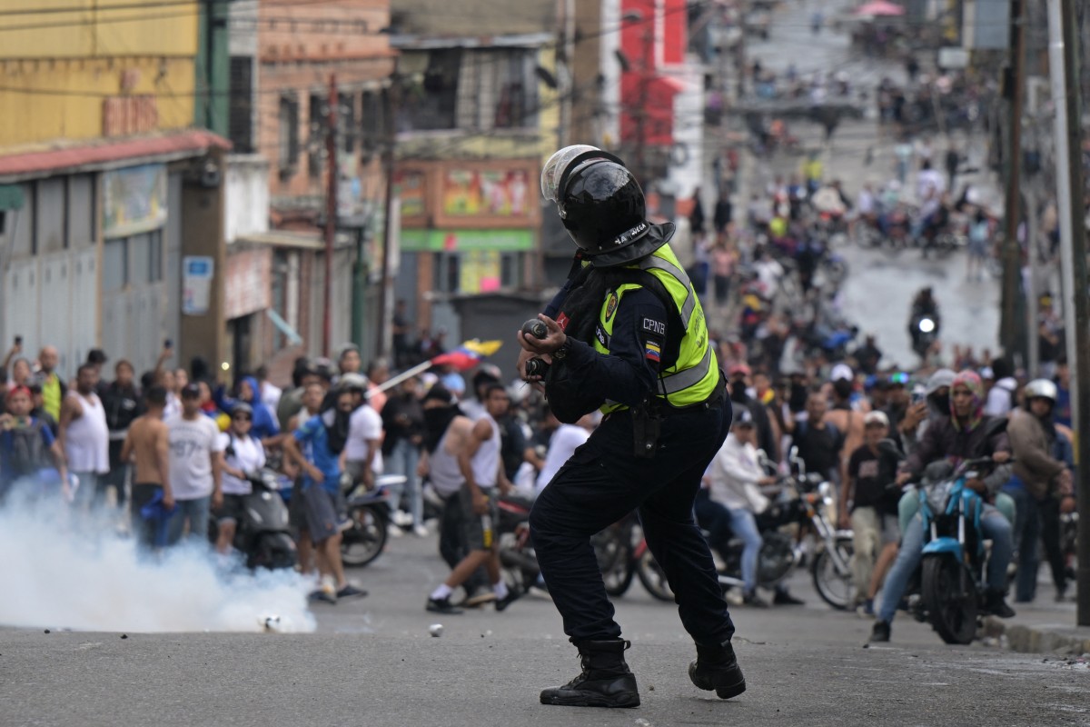 Varios muertos, 46 detenidos y heridos durante las protestas contra la reelección de Nicolás Maduro en Venezuela