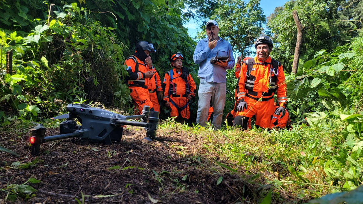 Localizaron con dos muertos la avioneta estrellada en las faldas de un volcán en Guatemala