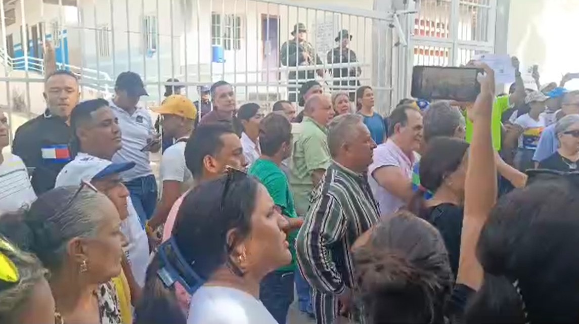 Denuncian ilegalidades en constitución de mesas en centro electoral de Sabana de Guacuco, Margarita