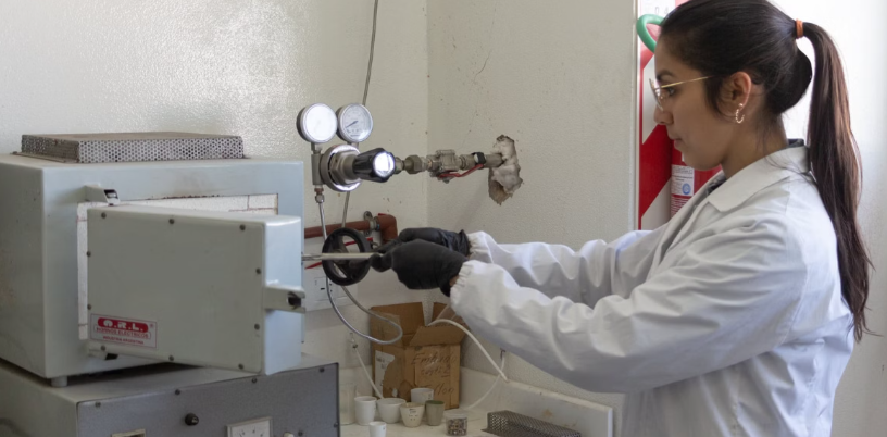 Yarivith González, la venezolana que brilla en el mundo de la ciencia con el reciclaje de baterías de ion-litio