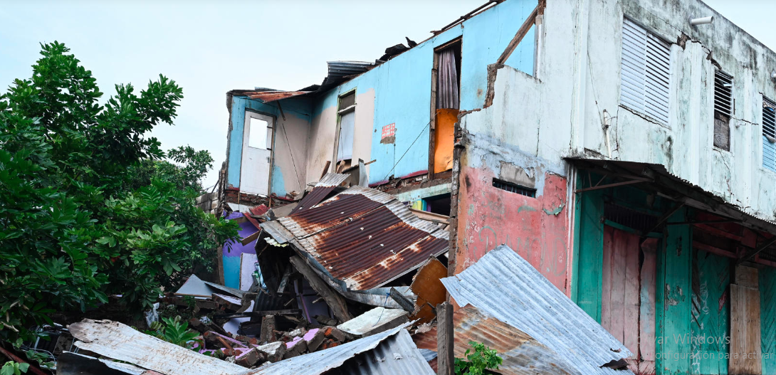 Aumentan a tres los muertos por el impacto del huracán Beryl en Jamaica
