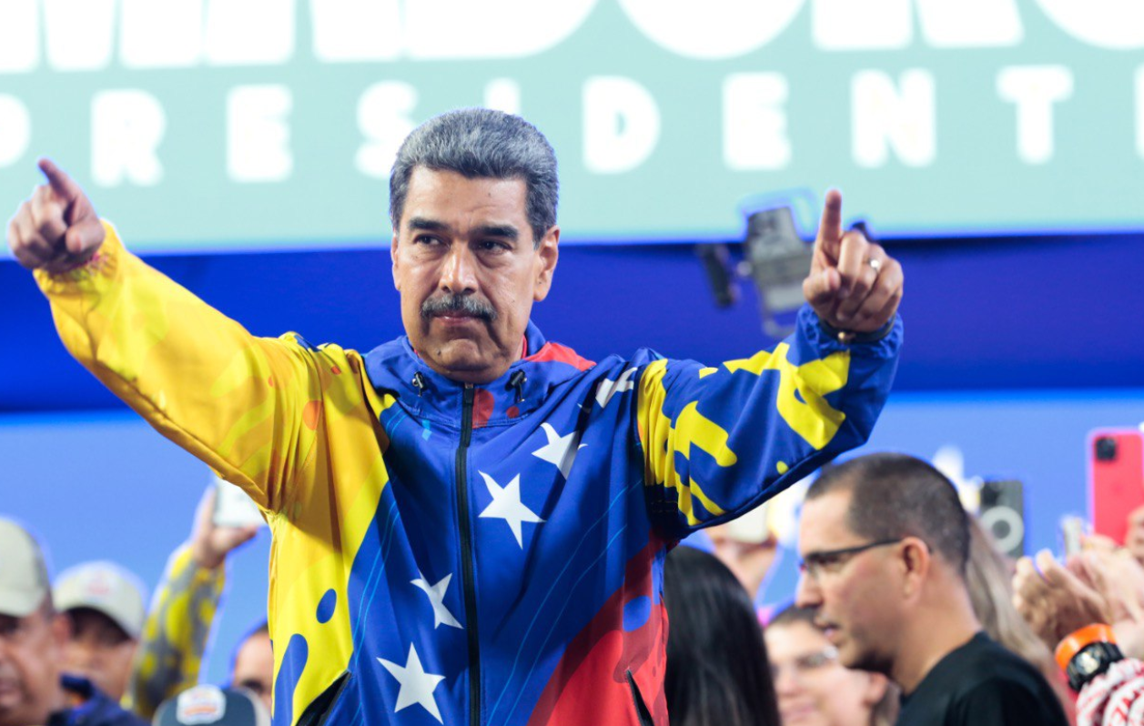 En medio de irregularidades, Maduro señala que “se respetará la Constitución”