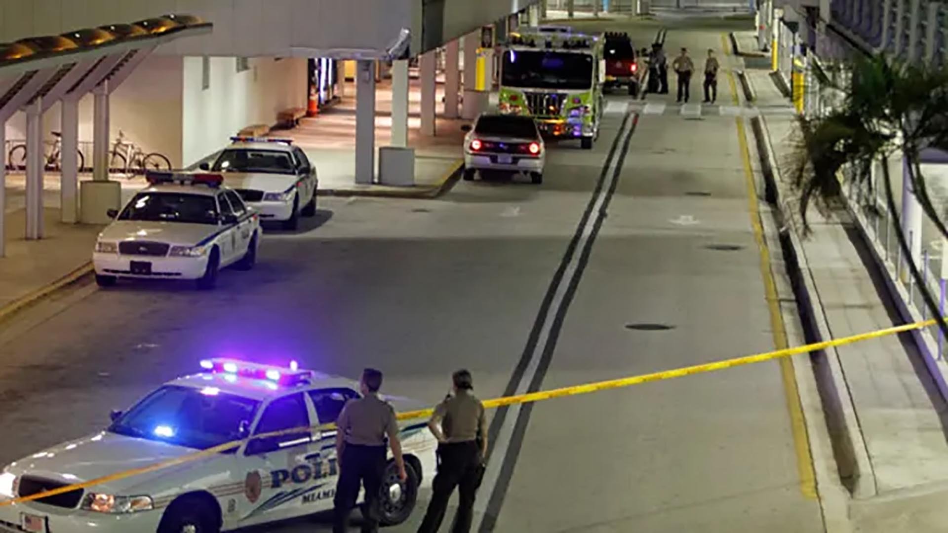 Pánico en aeropuerto de Miami: Mujer quedó en estado crítico al ser apuñalada múltiples veces