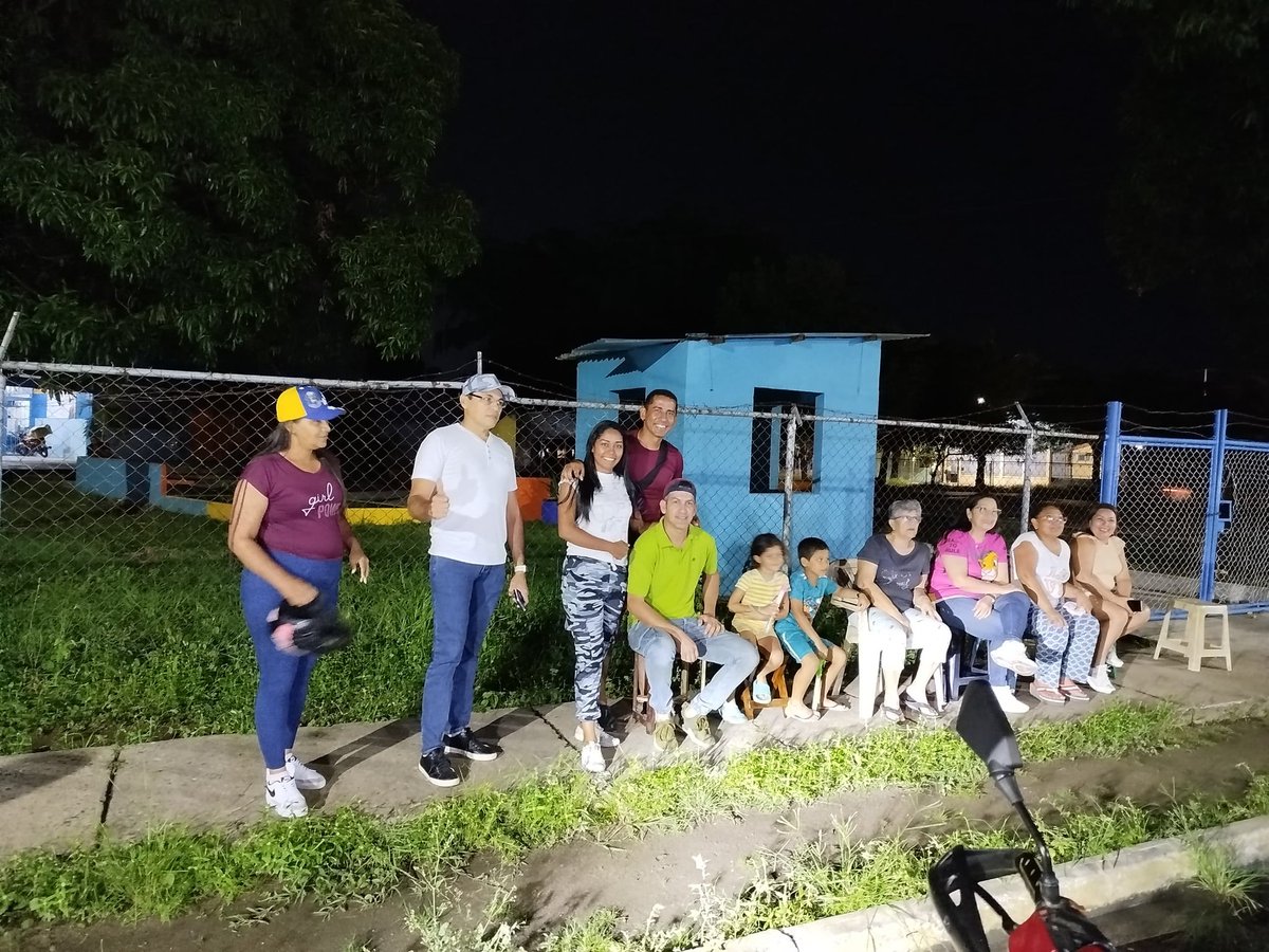 ¡Llegó el Gran Día! Venezolanos madrugan para ejercer su derecho al voto (Imágenes)