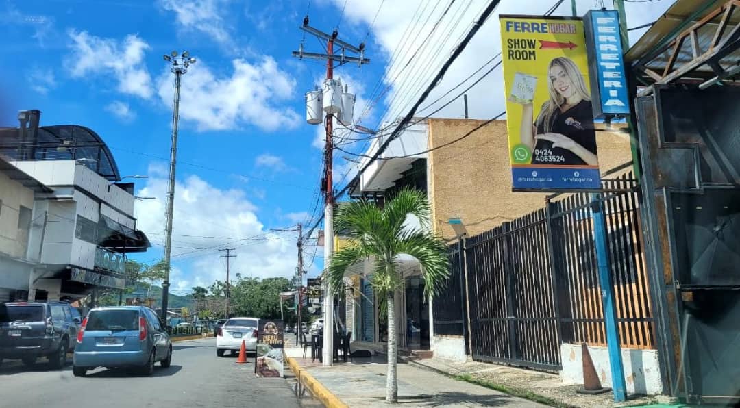 Alrededor de 85% de los comercios no abrieron en Valencia