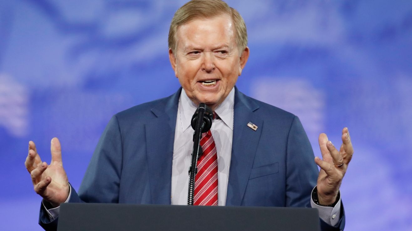 Trump anunció el fallecimiento del expresentador de Fox Business y CNN Lou Dobbs