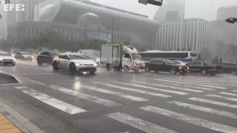 Lluvias anegan cientos de hogares en Corea del Sur y causan gran caos circulatorio en Seúl