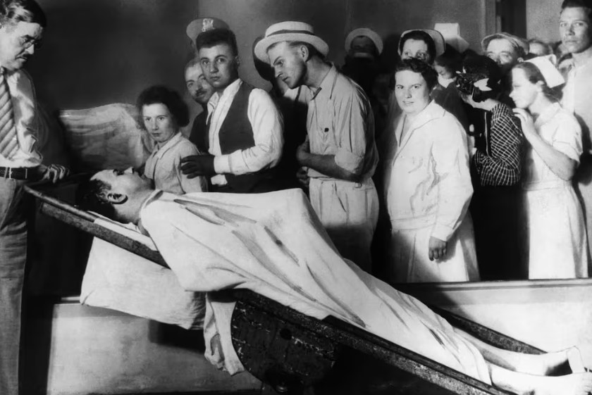 A 90 años de la muerte de John Dillinger: ¿de quién es el cuerpo enterrado en la lápida que lleva su nombre?