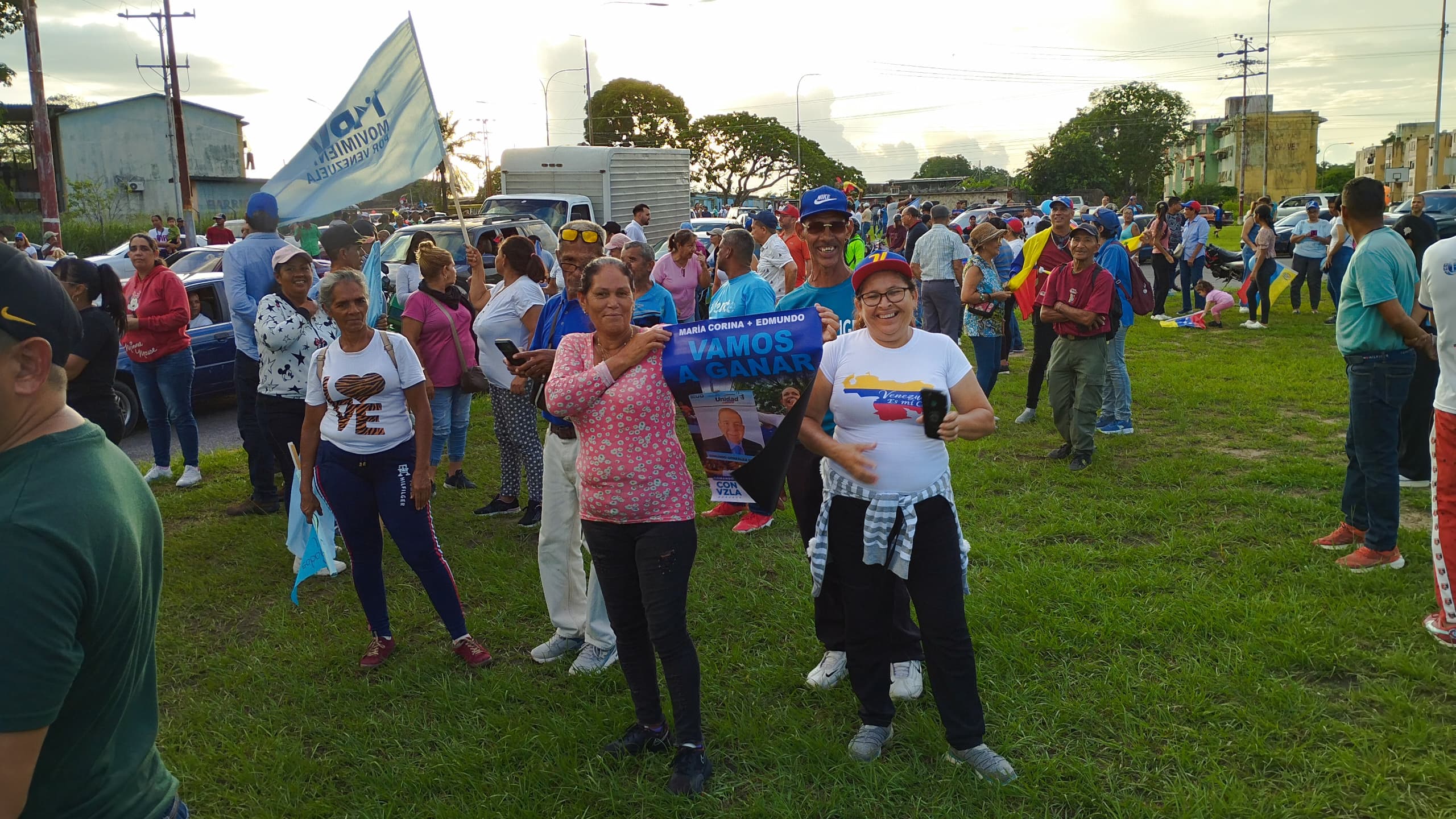 De forma espontánea los ciudadanos marcharon en caravana tras inicio de la campaña en Maturín