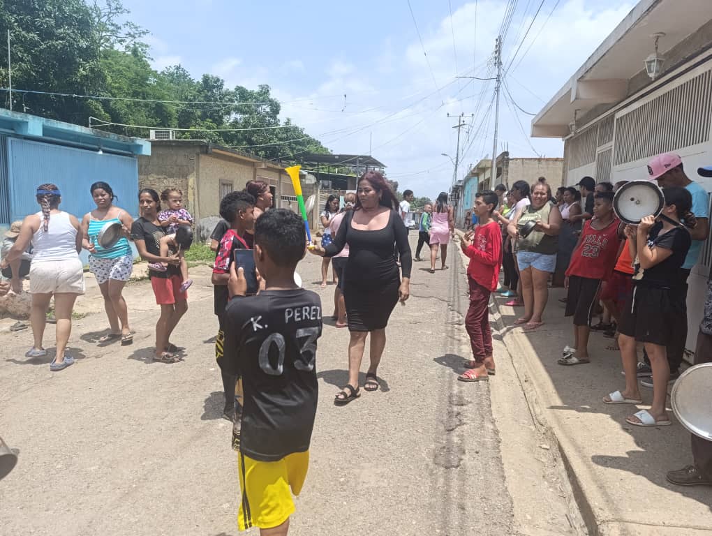 En el norte de Anzoátegui realizan cacerolazos para mostrar descontento por el “fraude electoral”