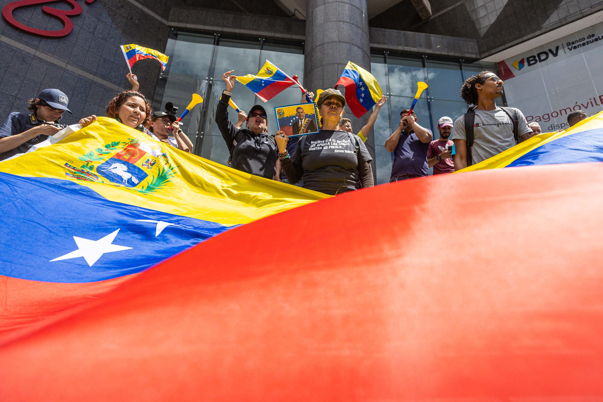 La crisis electoral continúa en Venezuela con manifestaciones y cruces de acusaciones