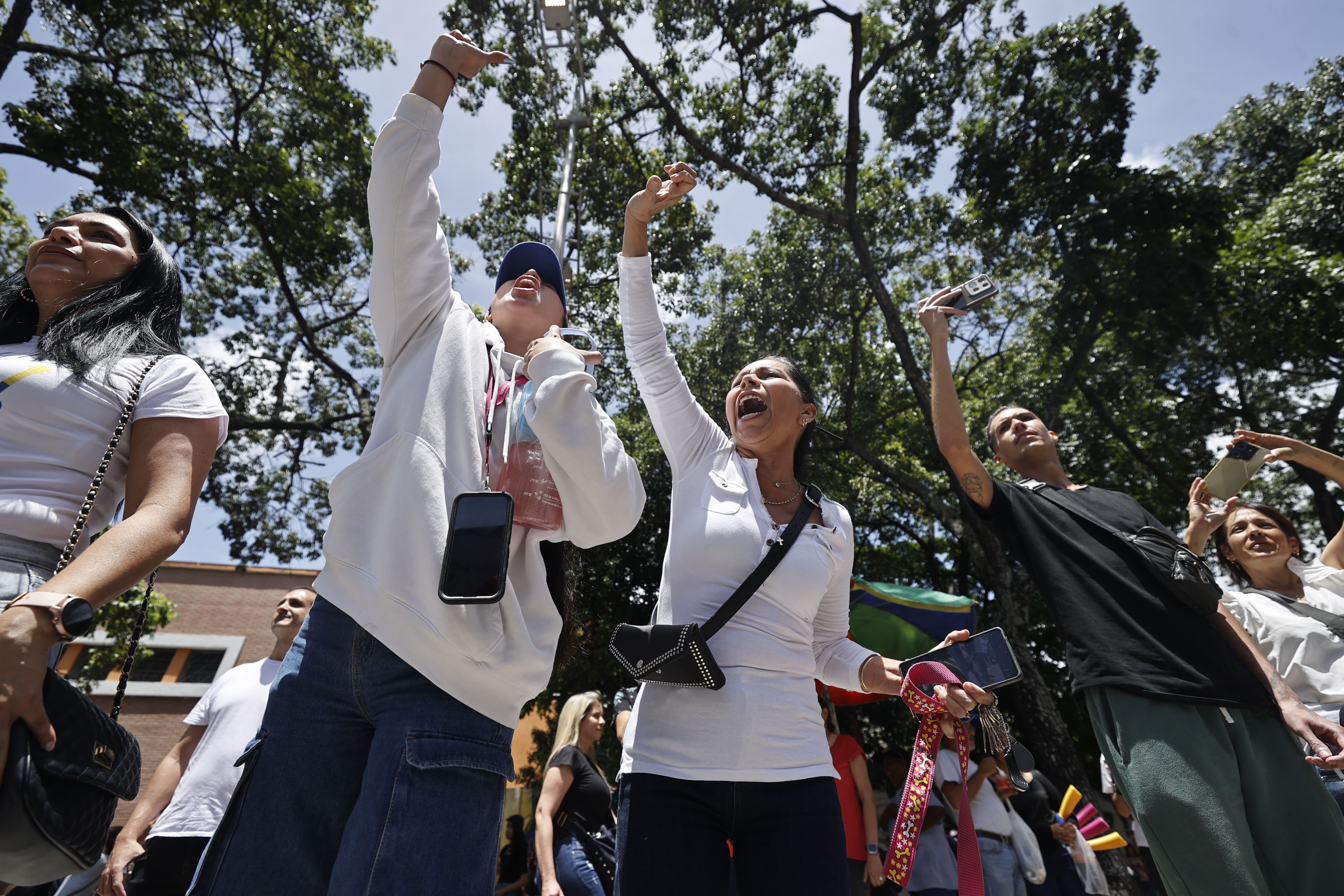 Jóvenes venezolanos salieron a votar este #28Jul porque no quieren abandonar su país (VIDEO)