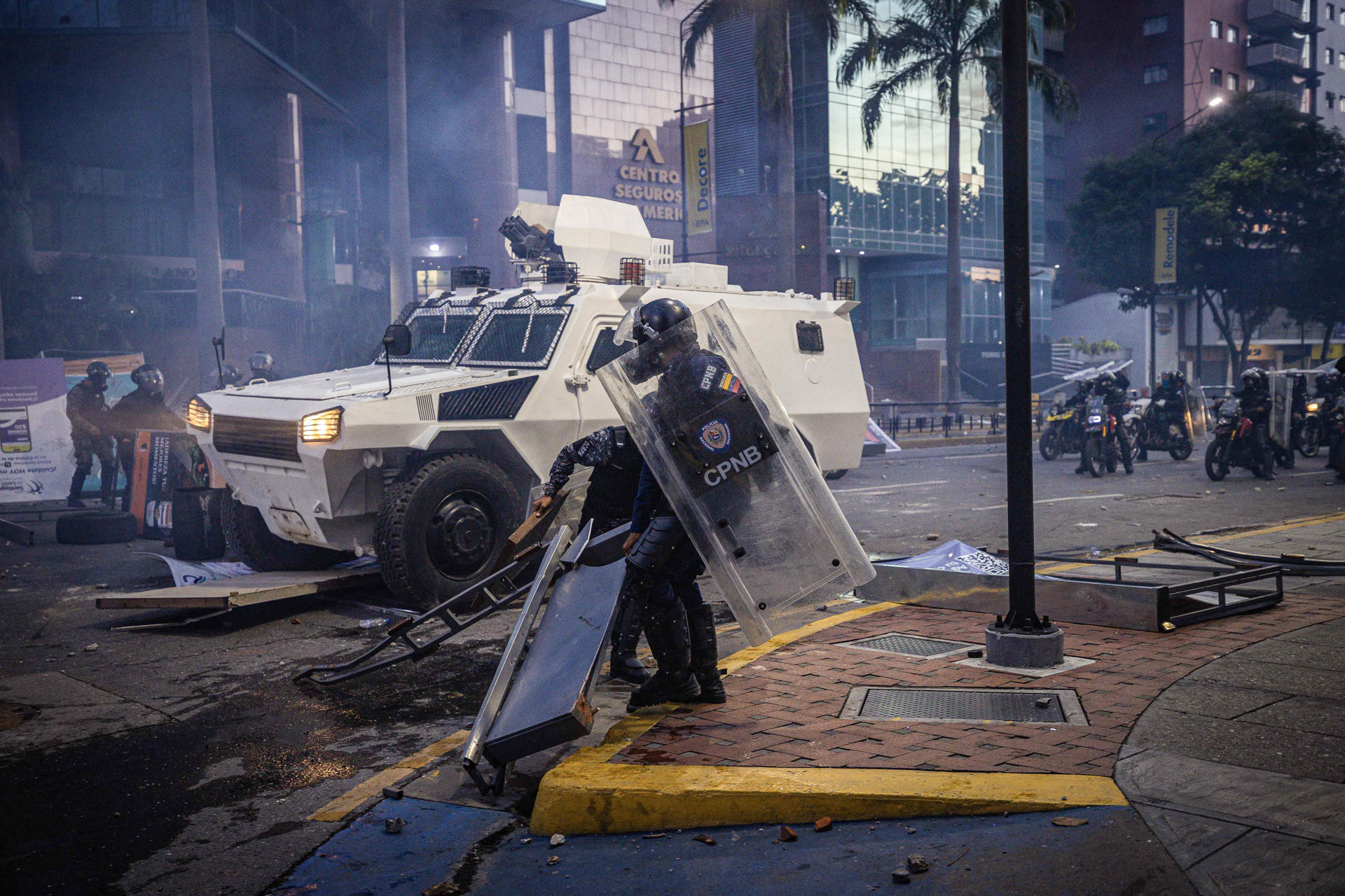 El cuestionado resultado electoral despierta en Venezuela las protestas