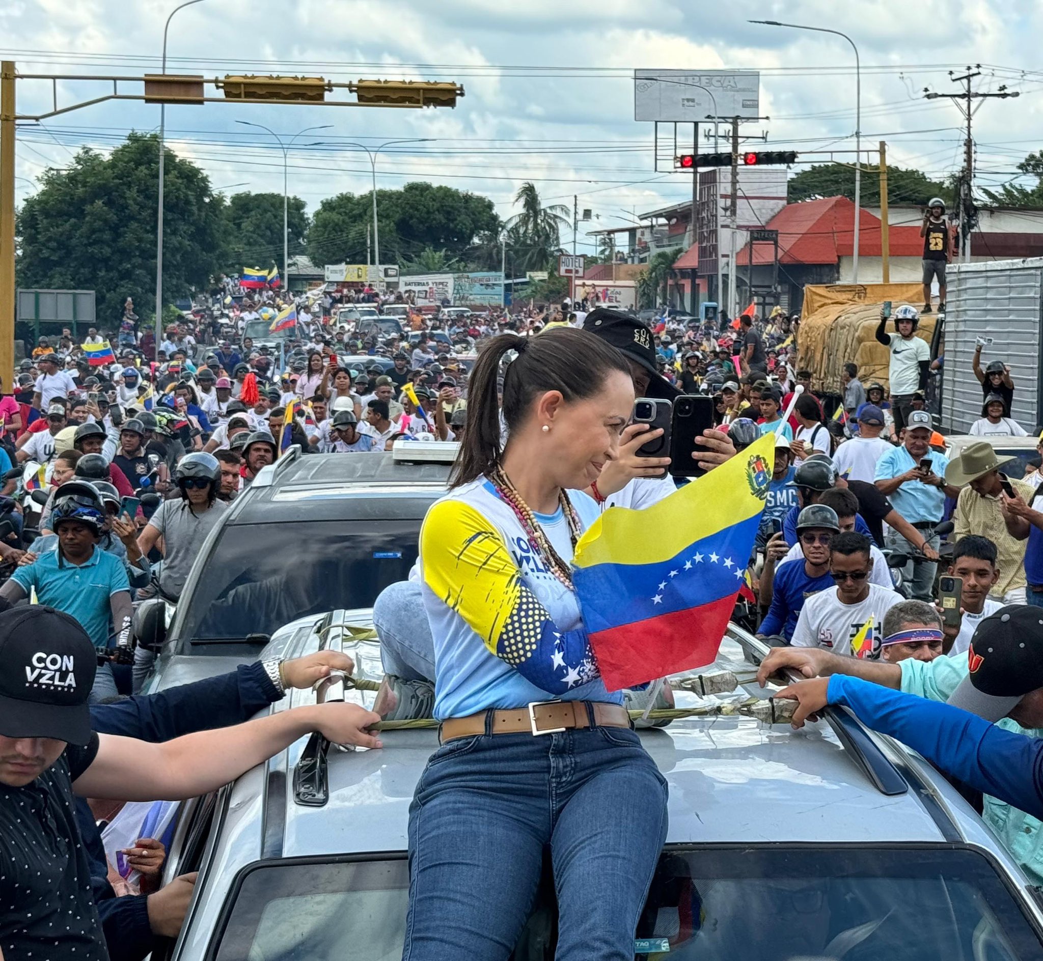 A pie, en carros y motos: así recibieron los portugueseños a María Corina Machado en Guanare (VIDEOS)