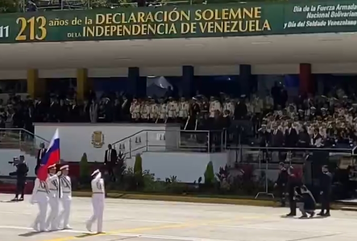 ¿Día de Independencia? Medio centenar de combatientes rusos se pasean por Los Próceres en acto del #5Jul (VIDEO)