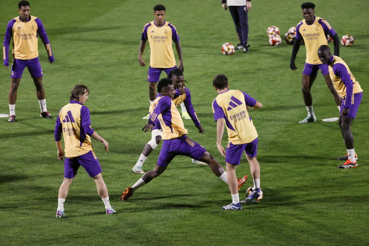 El Real Madrid completa su último entrenamiento antes de la Supercopa de Europa