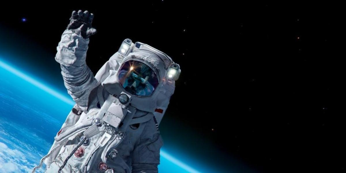 El traje que permitirá a los astronautas estadounidense beber su propia orina en el espacio