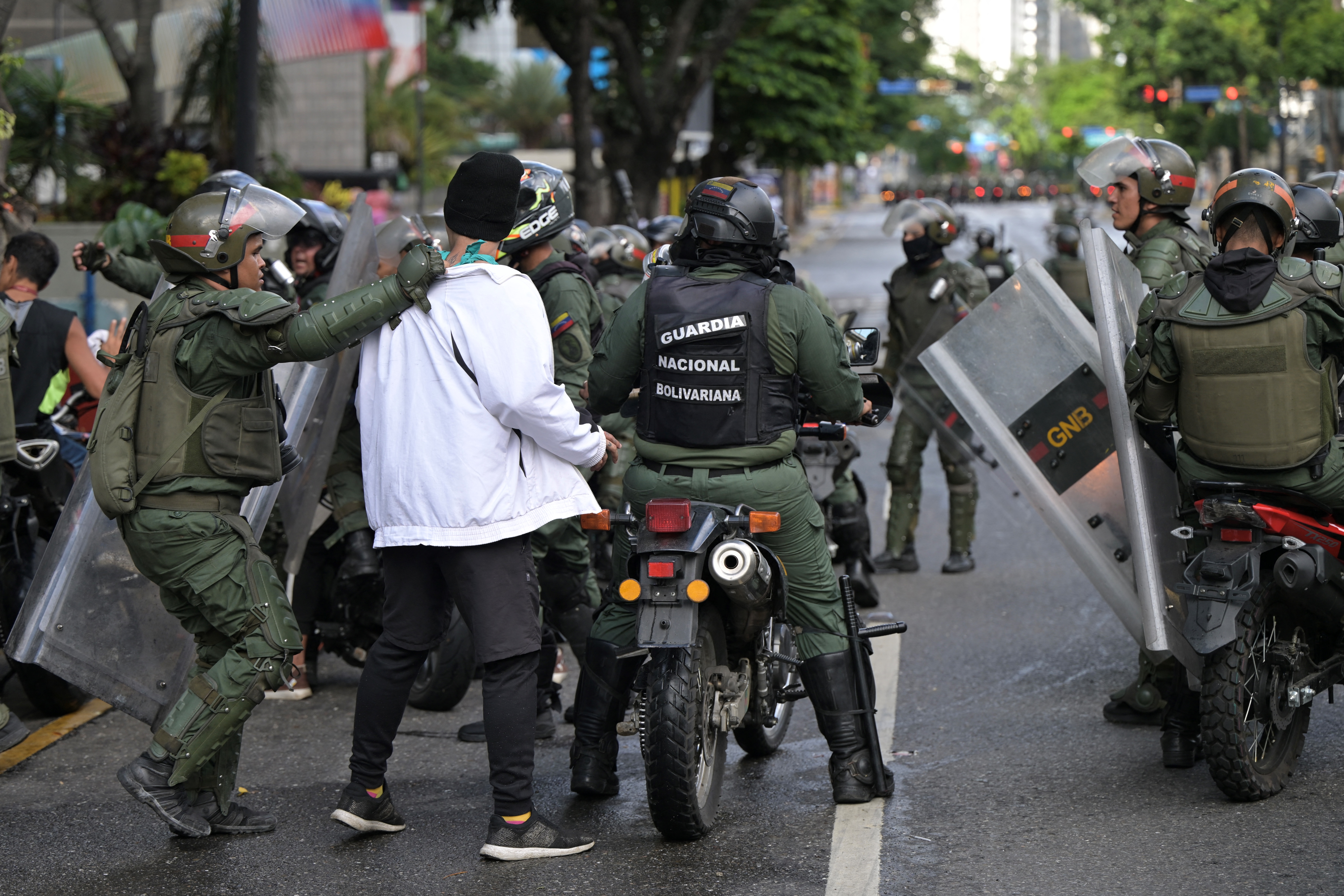 Foro Penal contabilizó al menos 988 detenciones arbitrarias hasta este #4Ago