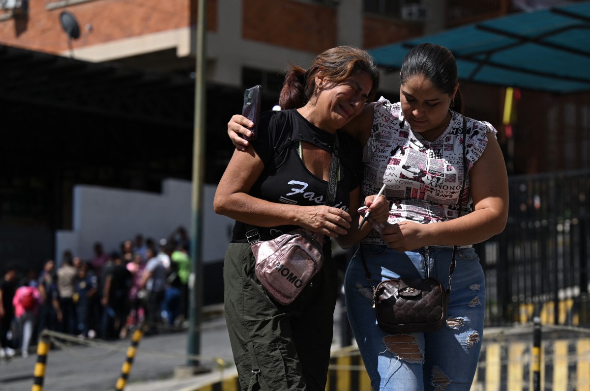 Lágrimas por muerte de manifestantes y temor por el destino de detenidos en Venezuela (Fotos)
