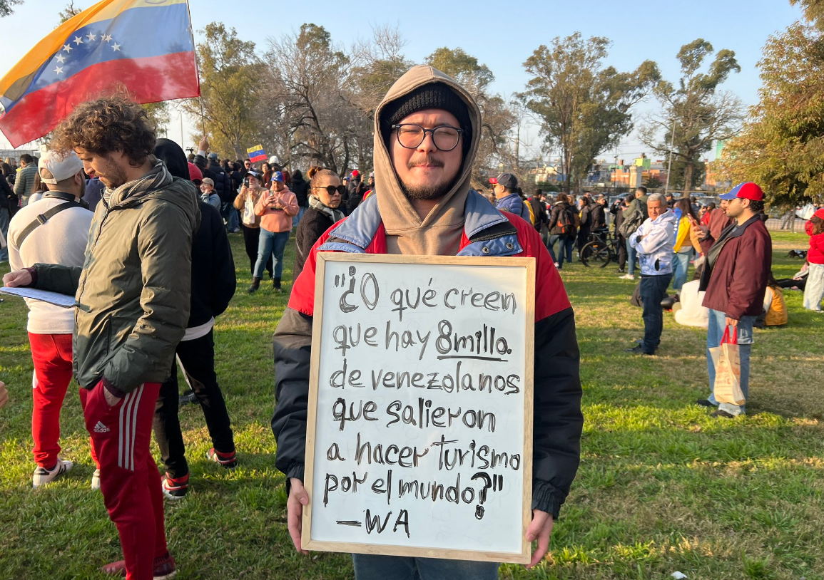 Venezolanos en Uruguay se unieron a protesta mundial contra Maduro para exigir libertad