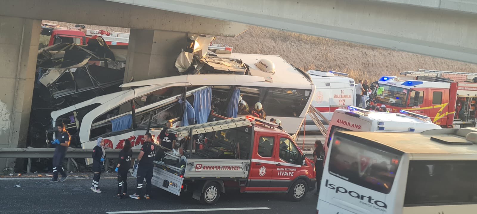 Dramático accidente de autobús en Turquía deja al menos nueve muertos y más de 25 heridos