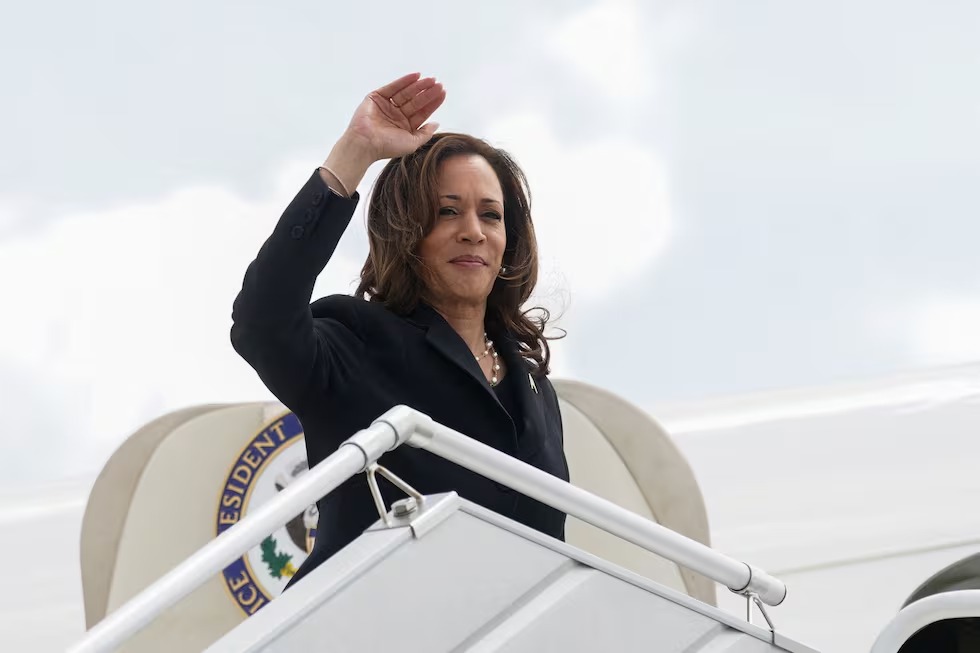 La campaña de Kamala Harris recauda más del doble que Donald Trump