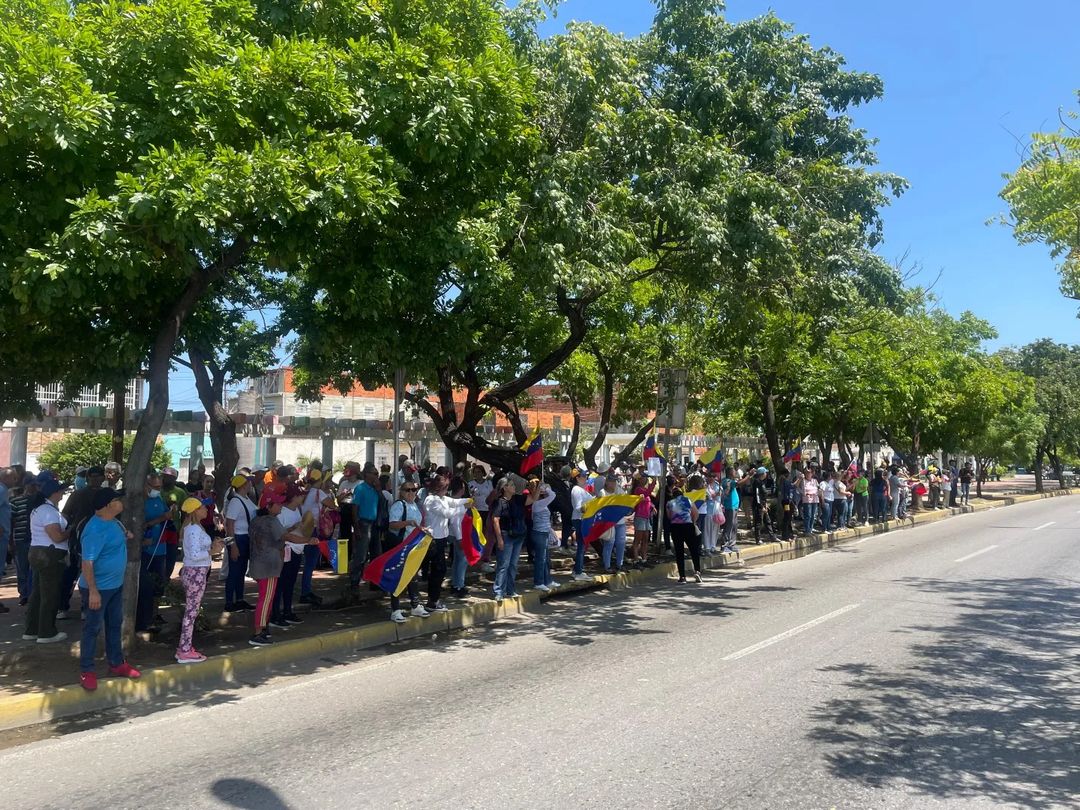 Barcelona se unió a la “Gran Protesta Mundial” en medio de un calor intenso