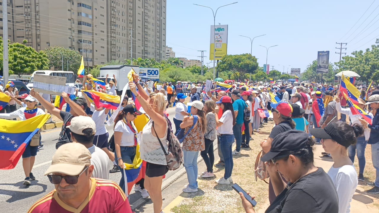 Neoespartanos manifestaron pese a la “militarización” e intimidación de los cuerpos de seguridad