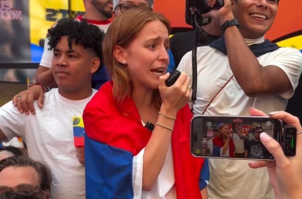 Ante una multitud en Times Square, hija de María Corina Machado pidió firmeza en la lucha por la libertad (VIDEO)