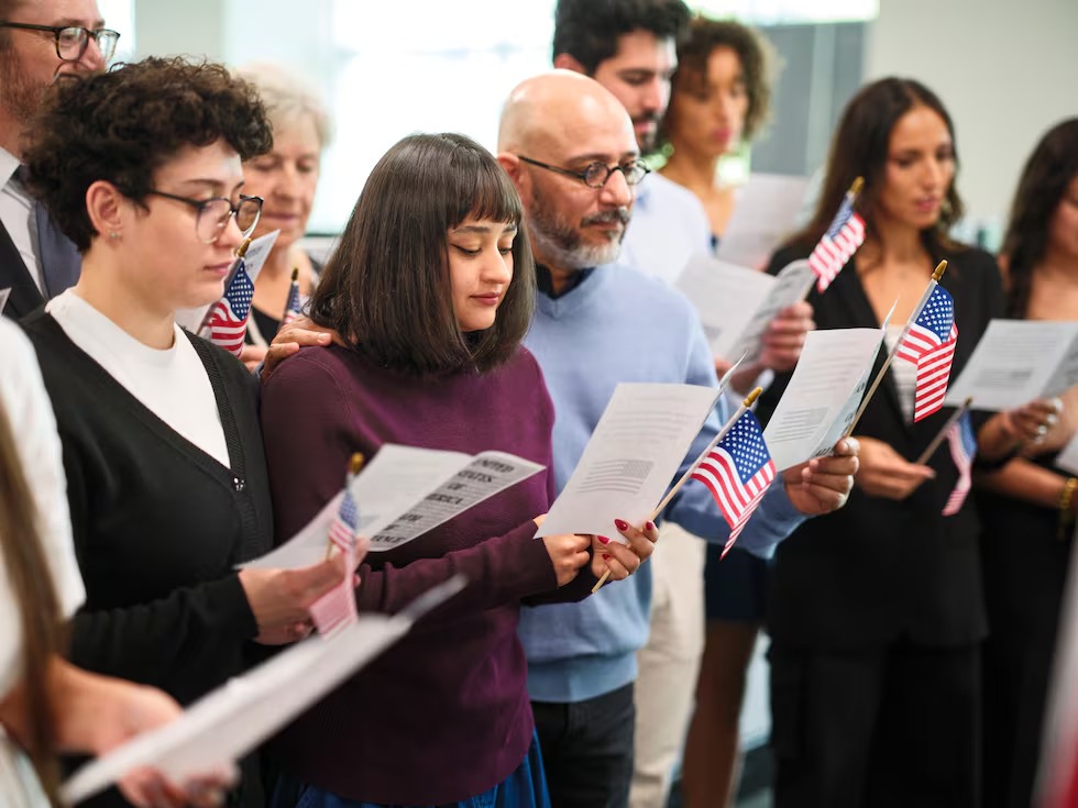 EEUU acelera los procesos de naturalización de migrantes para las elecciones