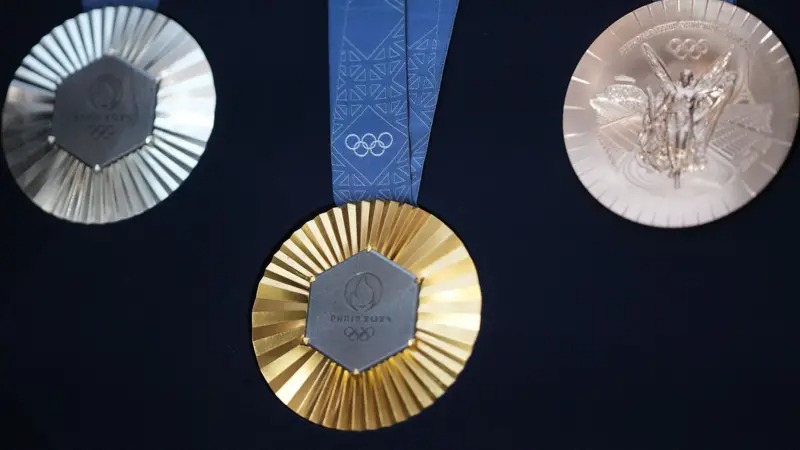 Cómo ganan dinero los medallistas olímpicos y cuáles son los dos únicos deportes que pagan por medalla en París 2024