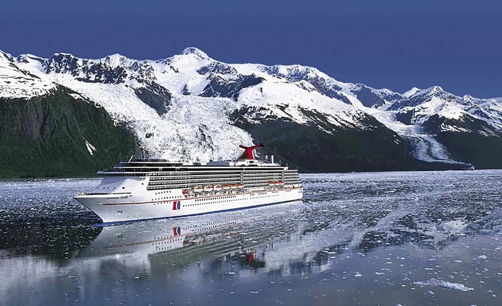 Al estilo del Titanic: la reacción de los pasajeros al chocar su crucero contra un iceberg en Alaska (VIDEO)