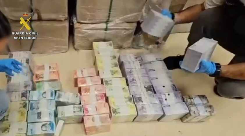 Guardia Civil de Madrid desarticuló red criminal por introducir miles de millones de bolívares en billetes viejos