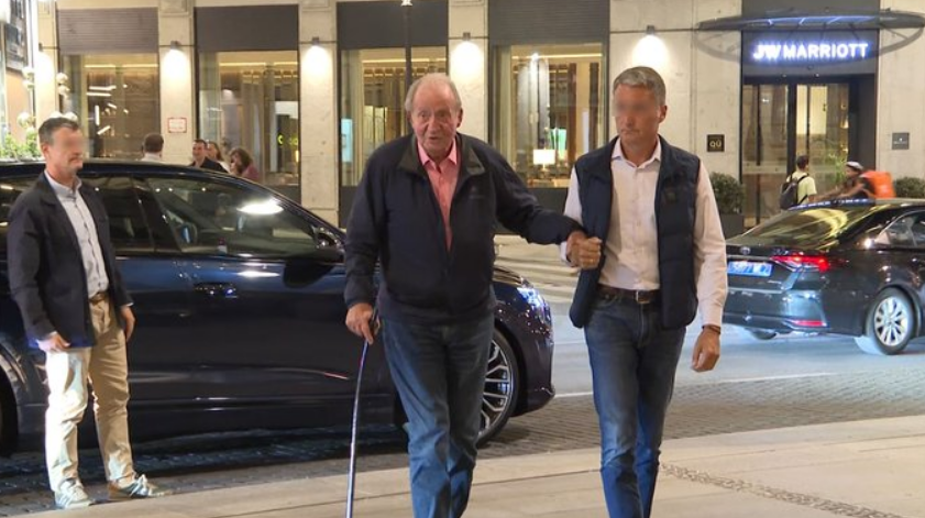 El rey emérito Juan Carlos volvió a Madrid después de recibir una lamentable noticia