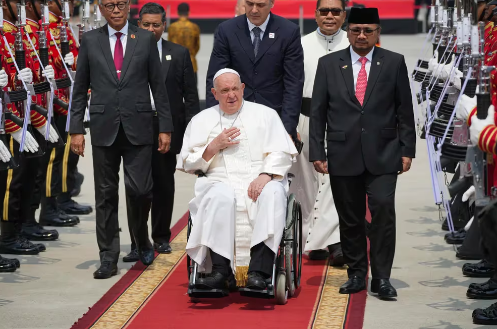 Policía de Indonesia arrestó a siete conspiradores que planeaban atentar contra el papa Francisco