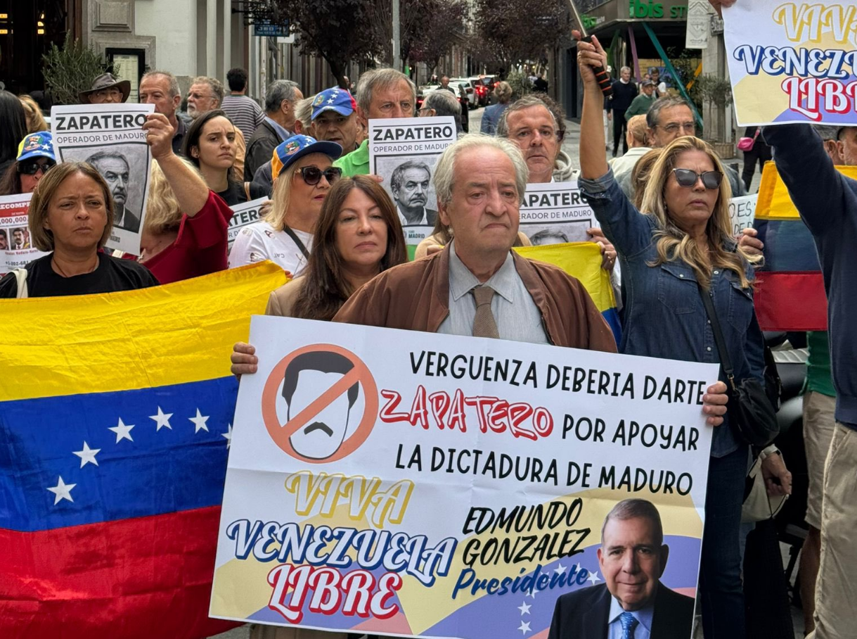 VIDEO: gendarmes estrellaron contra el suelo a venezolano de la tercera edad por increpar a Zapatero