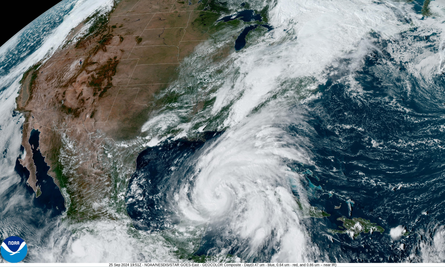 El huracán Helene se fortaleció a categoría 2 con rumbo a Florida