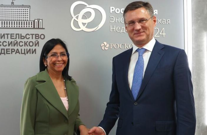 Delcy Rodríguez aprovechó viaje por Rusia para firmar proyectos de gas que arrancarán en 2027