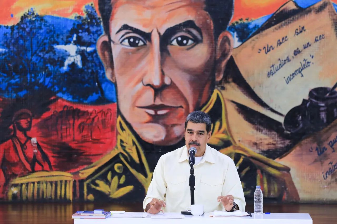 Nicolás Maduro premió a los cuatro militares sancionados por EEUU