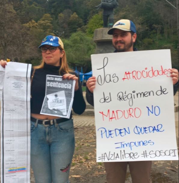 Venezolanos en Chile mostraron actas electorales en protesta mundial de este #28Sep